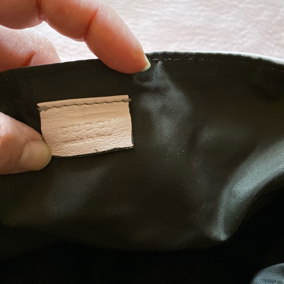 authentic Gucci leather daiper bag - Picture 4 of 9